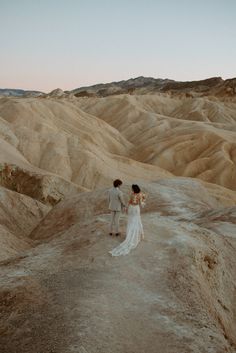 Death Valley Elopement Wedding Ideas 2024, National Park Wedding, California Elopement, Elopement Ceremony, Bohemian Bride, Desert Wedding, Elopement Locations, Arizona Wedding, Park Weddings