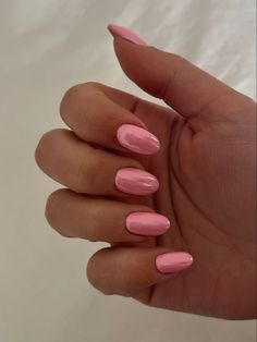 Pastel Pink Dip Nails, Nails For August 2023, Summer Plain Nails, Simple Girly Nails, Clean Nail Ideas, Cute Plain Nails, Cute August Nails, Pink Iridescent Nails, August Nails 2023