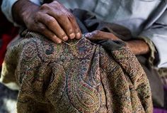 An artisan weaves a pashmina shawl Whatsapp Mobile Number, Paisley Shawl, Cotton Kurti Designs, Srinagar, September 17