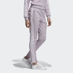 Sold Out Everywhere! Soft Vision Purple Track Pants With White Three Stripes And Logos. High Waisted. Adjustable Drawstring Waistband. Zippers At The Ankle For Flexible Transitions. The Most Comfortable Pair Of Sweatpants! Size: Xs Soccer Sweatpants, Navy Pants Women, Adidas Sst, Adidas Hose, Adidas Camo, Adidas Pharrell Williams, Adidas Sweats, Track Pants Women, Olive Green Pants