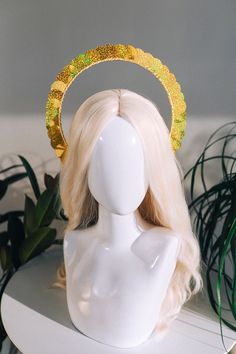 Hello, I would like to introduce you our new beautiful holographic halo crown. :) This headband is tuned to gold. It is made of durable materials, but at the same time the headband is light and comfortable to wear. The crown will be a great addition to fine art photography, it will serve every skilful photographer or make-up artist. You can use it not only for wedding photography, it is suitable as a prop for pregnancy photo-shoot. This unique fashion accessory will enhance your festival outfit, Halo Ce, Festival Crown, Halo Headpiece, Crown Halo, Festival Headpiece, Holographic Gold, Cosplay Inspo, Halo Crown, Diy Crown