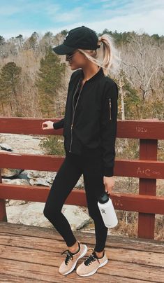 Wander Outfit, Climbing Outfit Woman, Climbing Outfits, Athleisure Outfits Summer, Always Grateful, Cute Hiking Outfit, Leggings Outfit Fall, Hiking Outfit Fall, Summer Hiking Outfit