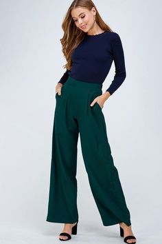 Formal Fall Wedding, Khaki Wide Leg Pants, Green Fashion Outfits, Navy Wide Leg Pants, Forest Green Pants, Navy Blue Outfit, Green Pants Outfit, Outfit Modest, Meghan Markle Style