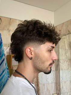 #mullet #hairstylesformen Almost Mullet Hair Men, Loose Mullet Men, Mullet Side Fade, Curly Faded Mullet, Mullets Mens Modern Curly Hair, Men’s Haircut Mini Mullet, Medium Length Hair Men Mullet, Lion Mane Haircut, Short Male Mullet