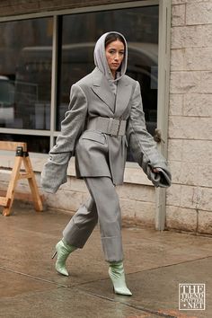 Estelle Manor, Winter Baddie, Trouser Fashion, Rich Auntie, Throwing Fits, Fashion Week Outfit, New York Street Style, Fashionably Late, Diy Vetement