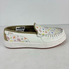 Globe "The Castro" White/G Multi 2008 - Rare Y2k Deadstock Globe Skater Streetwear Moccasins, Womens Size 5 In Great Condition, No Defects, Comes In Og Box Please Reference Photos Before Purchasing Globe Shoes, Skater Streetwear, Reference Photos, Casual Streetwear, Mule Clogs, Mules Shoes, Moccasins, Womens Sneakers, Globe