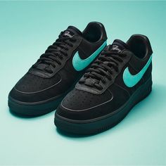 Brand New, In Box, Never Used. Nike And Tiffany Have Joined Forces To Create A Legendary Pair Of Air Force 1 Shoes. The Iconic Sneaker Gets The Tiffany Treatment With Remarkable Laser-Etched Sterling Silver Plates And Tiffany Blue Accents. Tiffany & Co. Has Offered The World’s Finest Jewelry Since Its Founding In 1837 And Set The Current American Standard For Sterling Silver (925 Parts Per 1,000). Wear Your Nike/Tiffany Af1s To Make A Lasting Impression. Black Premium Suede With A Tiffany Blue S Nike Airmax Excee, Pull Angora, Nike Air Flight, Sneaker Nike, Nike Air Max Excee, New Nike Air Force, Nike Airforce 1, Nike Shoes For Sale, Chanel Cruise