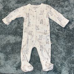 New. Still Has A Tag. Unused Unworn. Still Fresh Newborn Sleepers, Printed Long Sleeve Onesie For Bedtime, Spring Season Cotton Sleep Footie, Baby Sleeper Gown, Baby Sleeper, Newborn Footie Pajamas, Baby Sleepers, Kids Pajamas, Kids Shop