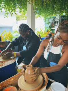 Pottery class aesthetic, ceramic studio, beginner pottery, art hoe aesthetic Black Girls With Straight Hair, Girls Undercut, The Soft Life, A Soft Life, Art Spaces, Earthy Aesthetic, Vision Board Photos, Vision Board Pictures