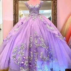 Pinterest Quinceanera Dresses Floral, Lilac Quinceanera Dresses, Lavender Quinceanera Dresses, Lavender Quinceanera, Burgundy Quinceanera Dresses, Purple Quinceanera Dresses, Purple Quince, Quinceanera Themes Dresses, Quinceñera Dresses