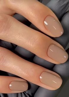 elegant glossy greige wedding nails are an adorable idea for a wedding, they look stylish, chic and elegant Ongles Beiges, Natural Nails Manicure, Subtle Nails, Casual Nails, Makijaż Smokey Eye, Manicure Ideas, Street Nails, Nails Manicure, Neutral Nails