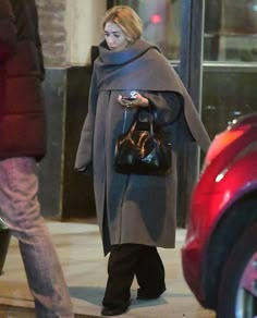 Oversized Winter Coat, Ashley Olsen Style, Olsen Fashion, Olsen Twins Style, Olsen Sister, Slouchy Pants, Mary Kate Ashley, Olsen Twins, Mary Kate Olsen