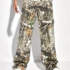 High Waisted Straight Jeans. Women’s Forest Print Cargo Pants. Size L. Cotton/Polyester. Spring Camouflage Straight Leg Bottoms, Casual Camouflage High-waisted Pants, Casual High-waisted Camouflage Pants, High Waisted Straight Jeans, Straight Jeans Women, Forest Print, Jeans High Waisted, Clothespins, Jeans Women