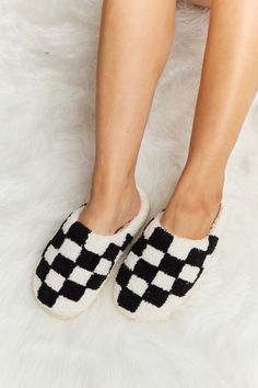 Faux Fur Top, Fur Top, Slide Slippers, Checkered Print, Winter Slippers, Slippers Pattern, Checker Print, Black Hot Pink, Slippers Cozy