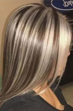 Chunky Blonde Highlights, Skunk Hair, Hair Inspiration Long, Hair Color Streaks, Brunette Hair With Highlights, Hair Streaks, Dyed Hair Inspiration, Brown Hair With Blonde Highlights, Pretty Hair Color