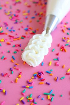 Buttercream Frosting Recipe Buttercream Frosting Recipe Easy, Galaxy Cupcakes, Cookie Photography, Rainbow Party Ideas, Swirl Cupcakes, Circus Animal Cookie, Candy Beads, Frosting Colors, Frosting Recipes Easy