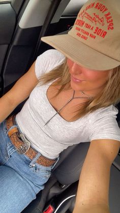 rodeo trucker hat small town country outfit Minimalist Country Outfit, Trucker Hat Fits, Bandana Around Neck Outfit Country, Country Hippie Outfits, Jean Skirt Outfits Country, Country Fits Summer, Basic Country Outfits, Country Cowgirl Outfits, Country Fair Outfits