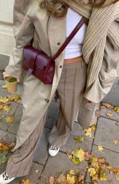 Wide Leg Pant Outfit, Chica Chola, Stile Blair Waldorf, Adrette Outfits, Latina Outfits, Cute Thanksgiving Outfits, Estilo Indie