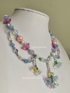 Pastel Gardens Necklace Pretty Bead Jewelry, Witch Jewelry Diy, Making Beaded Jewelry, Beaded Ideas, Beaded Stuff, Beaded Jewels, Witch Jewelry, Bold Jewelry, Handmade Wire Jewelry