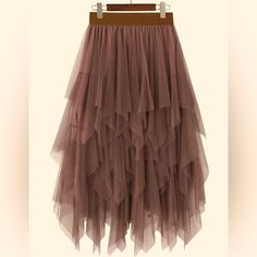 New With Tags Boho Ballerina Brown Tulle Tiered Skirt. One Size. Elastic Closure. Fits Size 4, 6, 8 And 10. Midi Length. Stylish! Asymmetrical High Low Mesh Ruffle Free People Anthropologie Tulle Tiered Midi Boho Ballerina Skirt Boho Tiered Skirt Tulle Skirt Anthropologie Tiered Skirt Anthropologie Tulle Skirt Asymmetrical Skirt Mesh Skirt Holiday Work Outfits, Birthday Party For Mom, Seussical Costumes, Womens Tulle Skirt, Ivy Dress, Gonna In Tulle, Skirt Tutu, Asymmetrical Midi Skirt, Boss Style