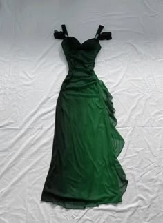 Prom Dress Off Shoulder, Party Dress Green, Grey Prom Dress, One Shoulder Prom Dress, Slay Outfits, Long Party Dress, Prom Dress Inspo, Green Prom, Prom Dresses Yellow