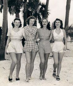 Florida girls 1946 Vintage Playsuit, Four Women, Adored Vintage, Vintage Swimwear, 1950s Style, Vintage Swimsuits