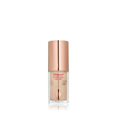 Glow booster in a golden beige shade for medium skin tones Flawless Filter Makeup, Charlotte Tilbury Mini, Filter Makeup, Makeup Charlotte Tilbury, Hollywood Flawless Filter, Flawless Filter, Charlotte Tilbury Makeup, Cheek Makeup, Magical Makeup