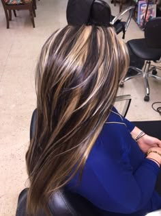 chunky highlights + lowlights Blonde Chunks, Brown And Blonde Hair, Brown And Blonde, Chunky Highlights, Brown Hair With Blonde Highlights, Highlights And Lowlights, Hair Color Shades, Winter Hair Color, Hair Color Highlights