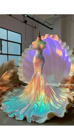 Iridescent Wedding Dress, Drag Queen Outfits Ideas, Mermaid Inspired Dress, Gold Ball Gowns, Drag Dresses, Dresses Royal Blue, Drag Queen Outfits, Blue Quince, Pretty Quinceanera Dresses