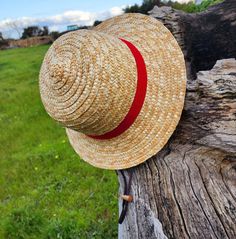 The Straw hat you've been looking for!  What makes my straw hat different? I've sewn on a faux leather string/cord to match Luffy! Made/from Australia   One Piece Luffy Straw Hat - NEW XL size approx 60 to 63 cm S/M - 56/58 inner - Brim 5-6cm L - 58/60 inner - Brim 5-6cm XL 60-63 inner - Brim 6-8cm (most popular) Sizing listed is in concordance with the  International Standard If you are unsure on how to measure please contact me :) Pirate Hats, One Piece Luffy, Costume Hats, Straw Hat, Costume Accessories, Headpiece, Straw, Everyday Wear, Faux Leather