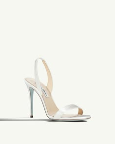 So Nude Sandal 105 Aquazzura@ Official Heels Louboutin, Librarian Style, Bridal Clutch Bag, Aquazzura Shoes, Bridal Bag, Platform Flats, Nude Sandals, Bridal Clutch, Sandal Platform