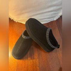 Women’s Size 11. Black. Platform. Just Bought These And Only Have Been Worn Twice They Are Too Big For Me. White Fuzz Will Be Removed Before Sold. Tazz Slipper, Ugg Tazz, Shoes Ugg, Ugg Black, Black Platform, Womens Uggs, Ugg Shoes, Slippers, Women Shoes