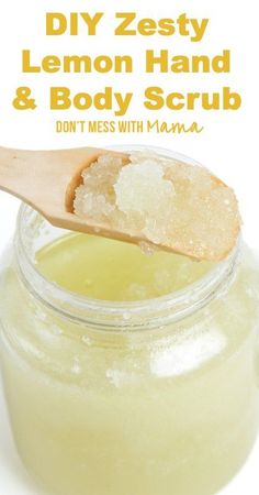 DIY Zesty Lemon Body Scrub #beauty #DIY #essentialoils - DontMesswithMama.com Lemon Hand Scrub, Lemon Body Scrub, Make Up Diy, Homemade Scrub, Sugar Scrub Recipe, Diy Kosmetik, Hand Scrub