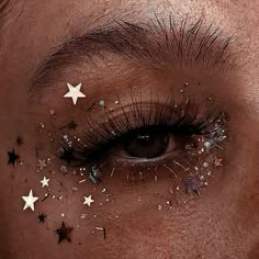 Concert Makeup, Makijaż Smokey Eye, Glitter Party, Festival Makeup, Eye Makeup Art, Glitter Makeup, Eye Make, Prom Makeup, Pretty Makeup