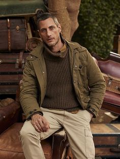 Water-Resistant Explorer Jacket | Banana Republic Men Chambray Shirt Outfit, Mens Outdoor Fashion Mountain Men Styles, Fashion Brainstorming, Rugged Gentleman Style, Rugged Men's Fashion, Rugged Mens Fashion, Mens Cloth, British Style Men, Mens Rugged