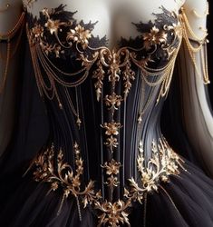 Baroque Aesthetic Fashion, Fantasy Queen Dress, Princess Dress Fantasy, Matric Dress, Fantasy Queen, Hippie Chic Fashion, Prom Dress Pictures, Book Dress, Dreamy Gowns