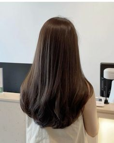 Perfect Length Hair, Soft U Haircut, U Shape Haircut Medium, Haircut From Back, Short Long Haircut, Multi Layer Haircut, No Layers Haircut, Subtle Layers Long Hair, Haircuts For Flat Hair