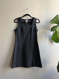 M (sh: 16in, Ch: 16in, W: 14in, H:19in, L:40in) | 90s black and grid pattern LBD by Mirrors. Stretchy rayon and spandex material that makes for a curve hugging silhouette. No flaws  *All measurements taken flat Vintage Black Dress 1950s, 90s Dresses Casual, 90s Summer Dress, 90s Clothing, 90s Shorts, Hugging Silhouette, Grid Pattern, Formal Casual, Dress Clothes For Women