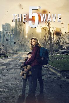 the 5th wave movie poster with two people holding teddy bears