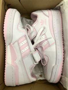 Pretty Shoes Sneakers, Shoe Wishlist, Cute Sneakers, Hype Shoes, Girly Shoes, Pink Sneakers