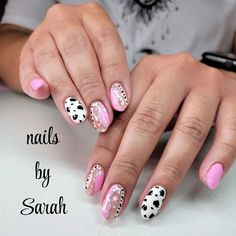 Nail Ideas Senior Pictures, Nashville Bride Nails, Last Rodeo Nails, Hot Pink Cowgirl Nails, Pink Rodeo Nails, Wild West Nails, Disco Cowboy Nails, Disco Cowgirl Nail Designs, Pink Cowboy Nails