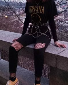 Grunge Style Outfits, Pakaian Hipster, Moda Grunge, Modele Fitness, Fest Outfits, Goth Outfit, Skater Girl Outfits