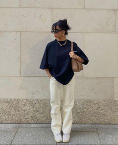 Streetwear Spring Outfits, Adrette Outfits, Oversize Outfit, Streetwear Spring, Dress Skirts, Stile Hijab, Heels Sneakers, Oversized Outfit, Casual Day Outfits