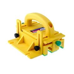 an image of a yellow jacking machine on a white background with clippings