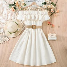 Saison:Sommer; Stoff:Polyester; Ärmellänge:Kurzarm,Ärmellos; Kleid Länge:Knielang; Pflegetipps:Handwäsche,Maschinenwäsche; Geschlecht:Mädchen; Stil:Täglich,Brautkleider schlicht; Elastizität:Mikro-elastisch; Anlass:Outdoor,Casual; Kinder Bekleidung:Kleid; Altersgruppe:kinderkleidung; Überbekleidung Länge:Maxi; Passform:entspannte Passform; Kleiderarten:Weißes Kleid,Casual kleid; Muster:Feste Farbe; Design:Rüsche; Füllmaterial:Terylen; Alter:7-13 Jahre; Kotierung:05/03/2023; Brust:; Länge:; TAILL Dresses For Girls 10-12, Clothes For 11 Year Girl, Plus-koon Muoti, Off The Shoulder Summer Dress, White Knee Length Dress, Casual White Dress, Cute Dress Outfits, Off Shoulder Fashion, White Dress Summer