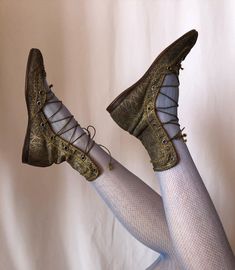 Pixie Fashion, Pixie Boots, 1920s Vintage, Study Style, Jewelry Outfit, Vintage Shoes, Sewing Inspiration, Kingston