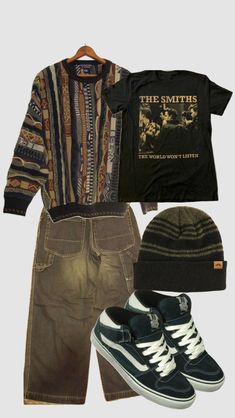 Grunge Style Outfits Men, Hippie Boy Outfits, Band Tee Outfits Men, Vintage Male Outfits, Baggy Outfits Men, Indie Fashion Men, Street Style Outfits Casual, Alt Clothes, Funky Outfits