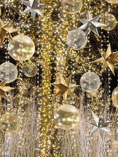 Golden Starry Christmas Photography Backdrop - Photography backdrop of golden stars Glam Christmas Party Decor, New Years Party Theme, Festive Photoshoot, Glam Christmas Party, Stars Backdrop, New Years Party Themes, Cozy Party, Starry Christmas, Christmas Party Backdrop