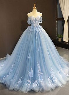 Blue Tulle Lace Long Prom Gown Blue Evening Dress Blue Ball Gown, Ball Gown Prom Dress, Dress Applique, Tulle Balls, Quinceanera Dresses Blue, Pretty Quinceanera Dresses, Strapless Evening Dress, Long Prom Gowns, Blue Ball