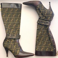 - Rare & Vintage - Great Condition (Refer To Photos) - Signature Fendi Monogram - Super Comfortable - So Perfect For The Fall Season - Higher - Mid Calf Length - Offers Welcome Sandgrens Clogs, Fendi Monogram, Fendi Boots, Photo Signature, Chic Leather, Fendi Shoes, Friday Sale, Black Friday Sale, Shoes Heels Boots